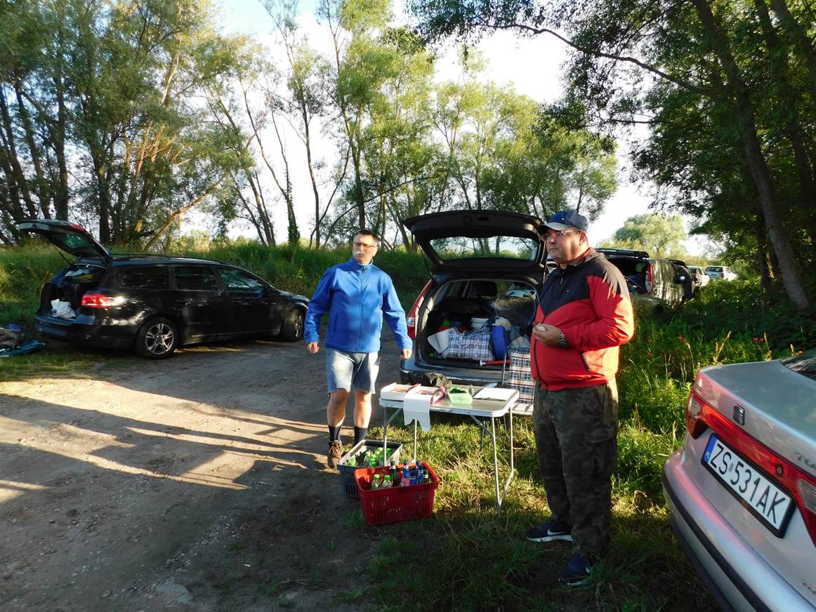 Obraz zawierajcy drzewo, zewntrzne, trawa

Opis wygenerowany automatycznie